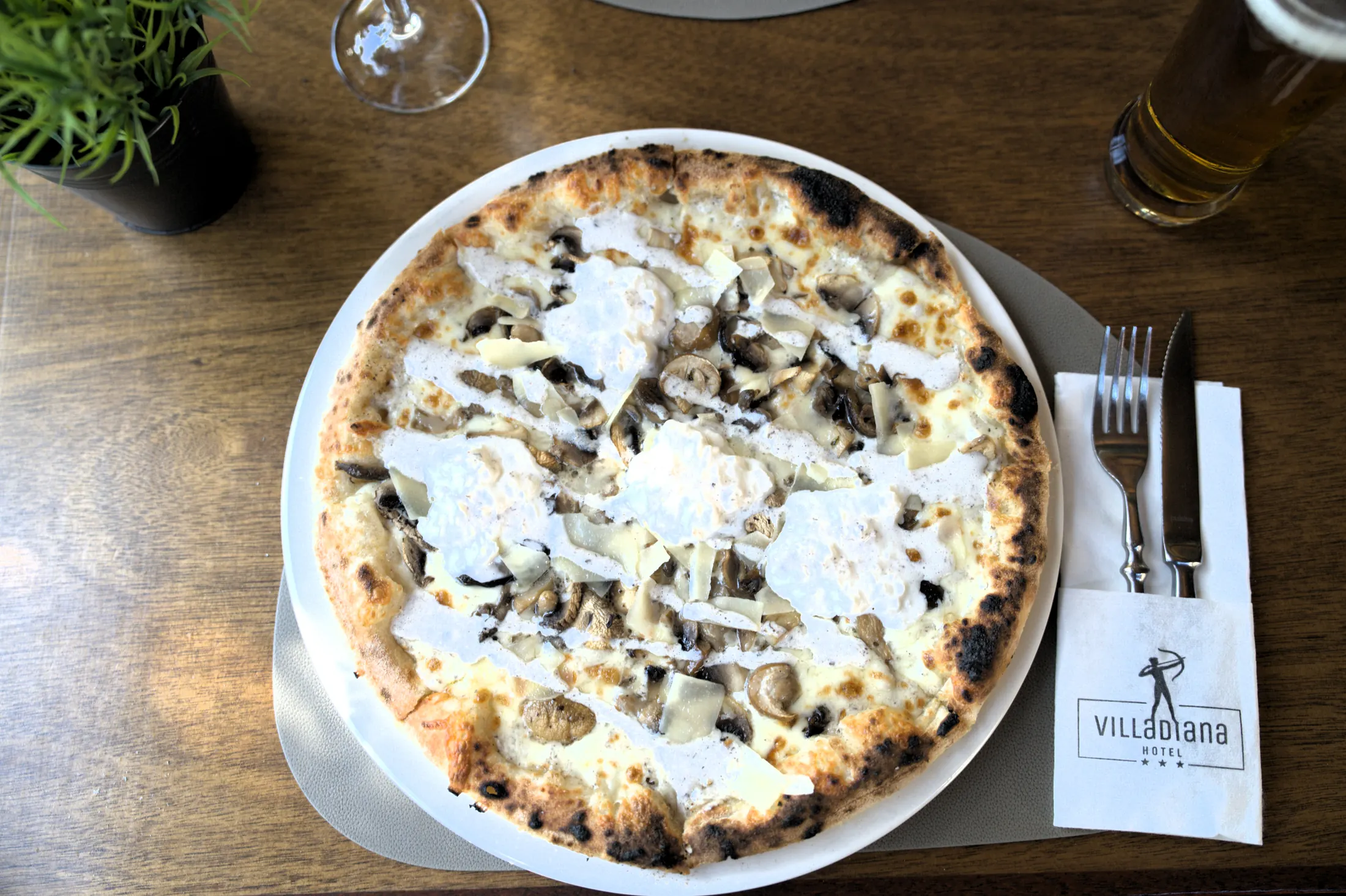 Pizza Fungi and Truffle, mascarpone sauce, porcini, truffle, mushrooms, stracciatella di bufala, Pizzeria Villa Diana, Lučac, Split
