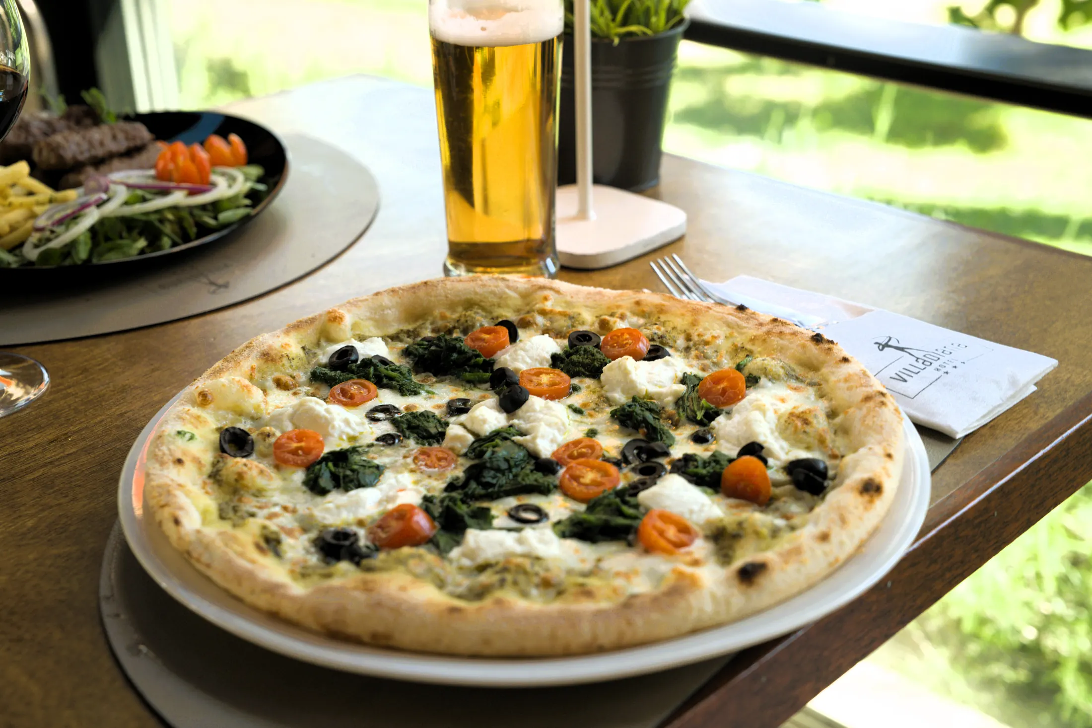 Pizza Vegetariana, pesto verde, mozzarella, seasonal vegetables, Pizzeria Villa Diana, Lučac, Split