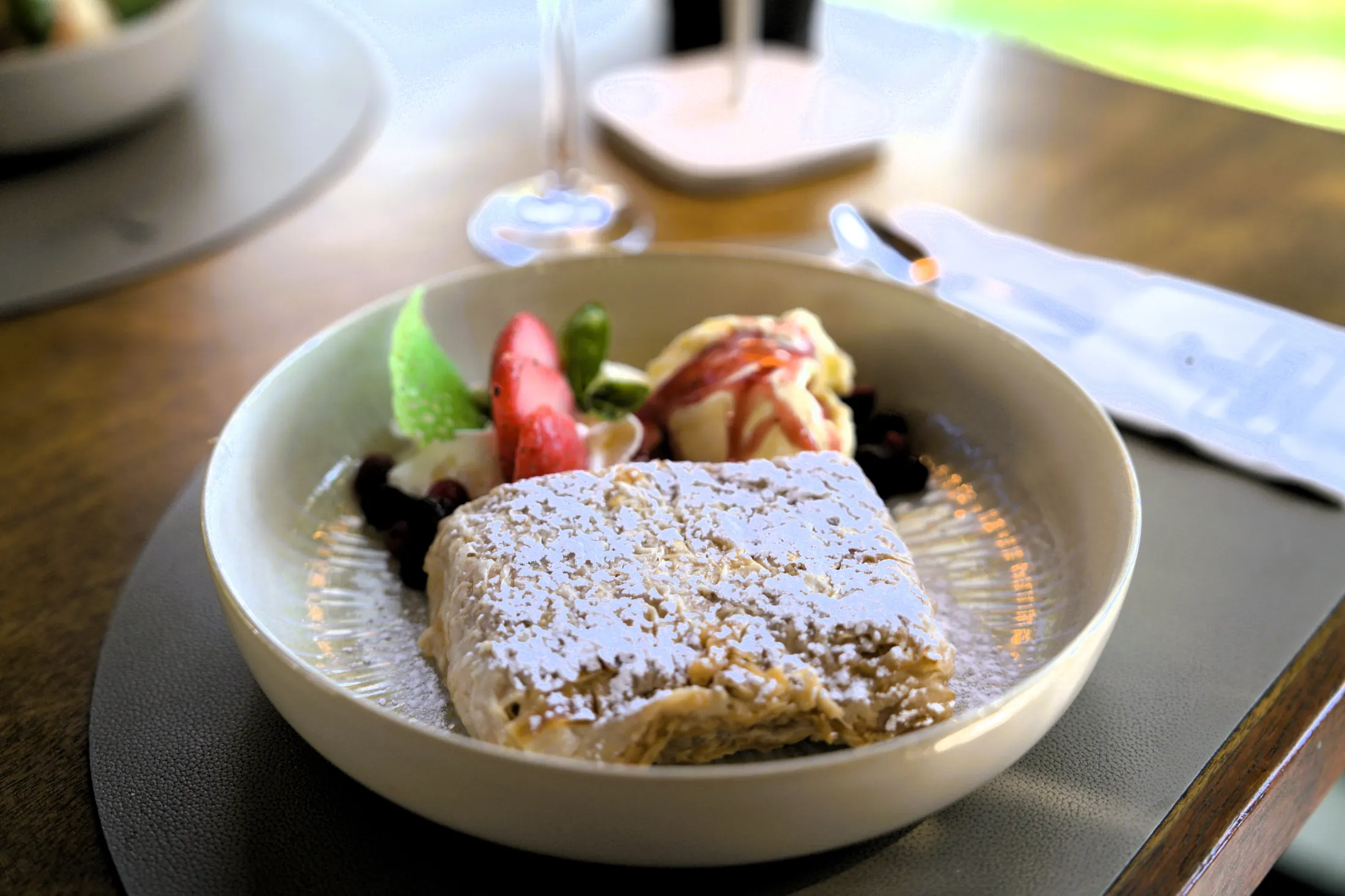 Hot apple strudel with vanilla ice cream, Pizzeria Villa Diana, Lučac, Split