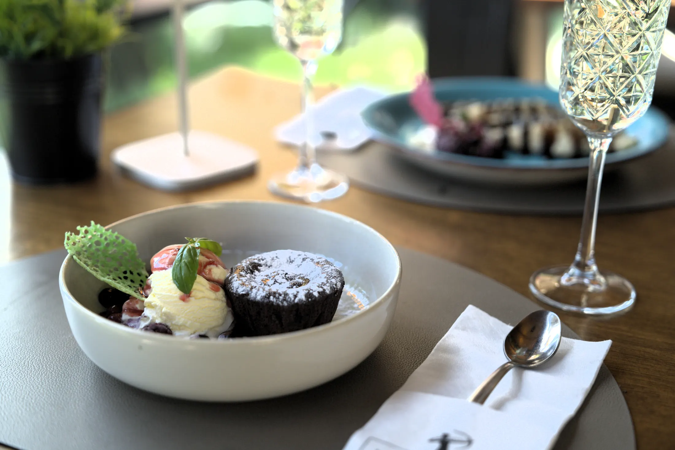 Hot lava cake with vanilla ice cream, Pizzeria Villa Diana, Lučac, Split