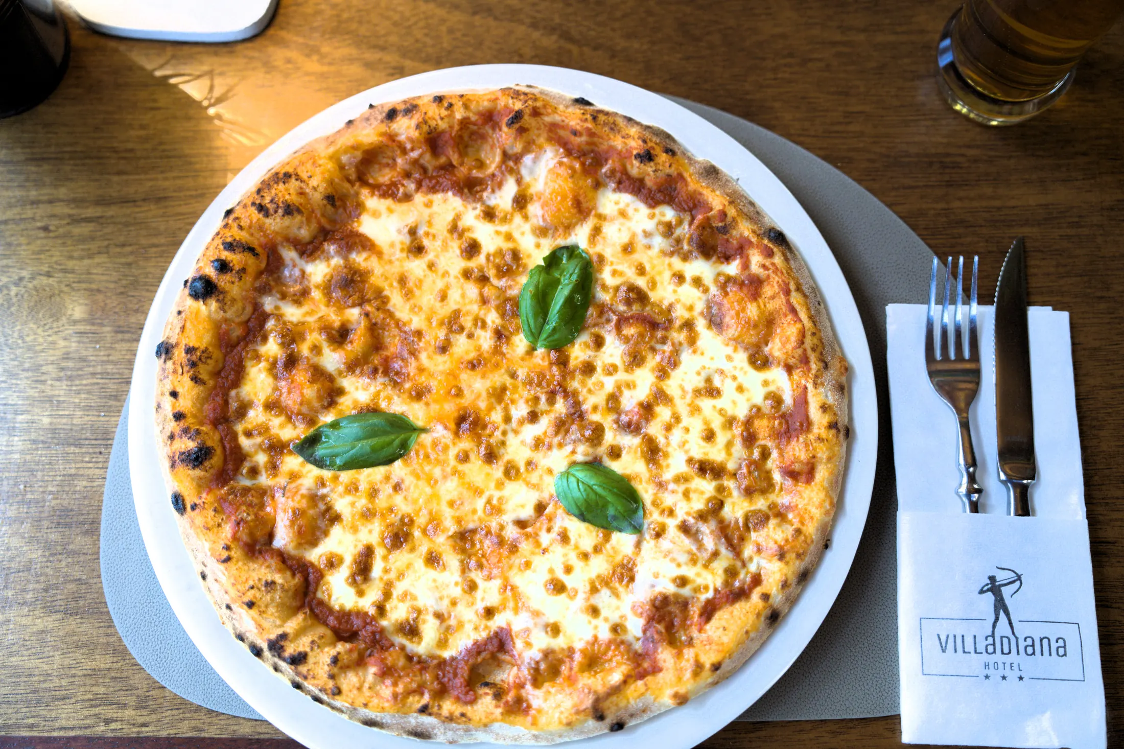 Pizza Margherita, mozzarella, tomato sauce, basil, Pizzeria Villa Diana, Lučac, Split